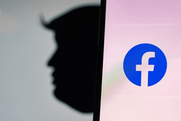 Facebook账号主页展示界面示例