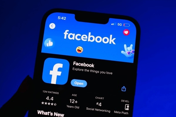 Facebook广告后台面板示意