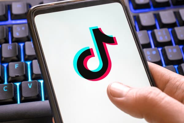 TikTok账号发布界面示意