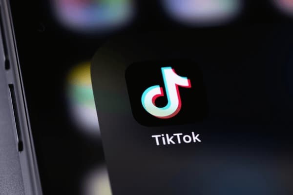 TikTok账号发布界面示意